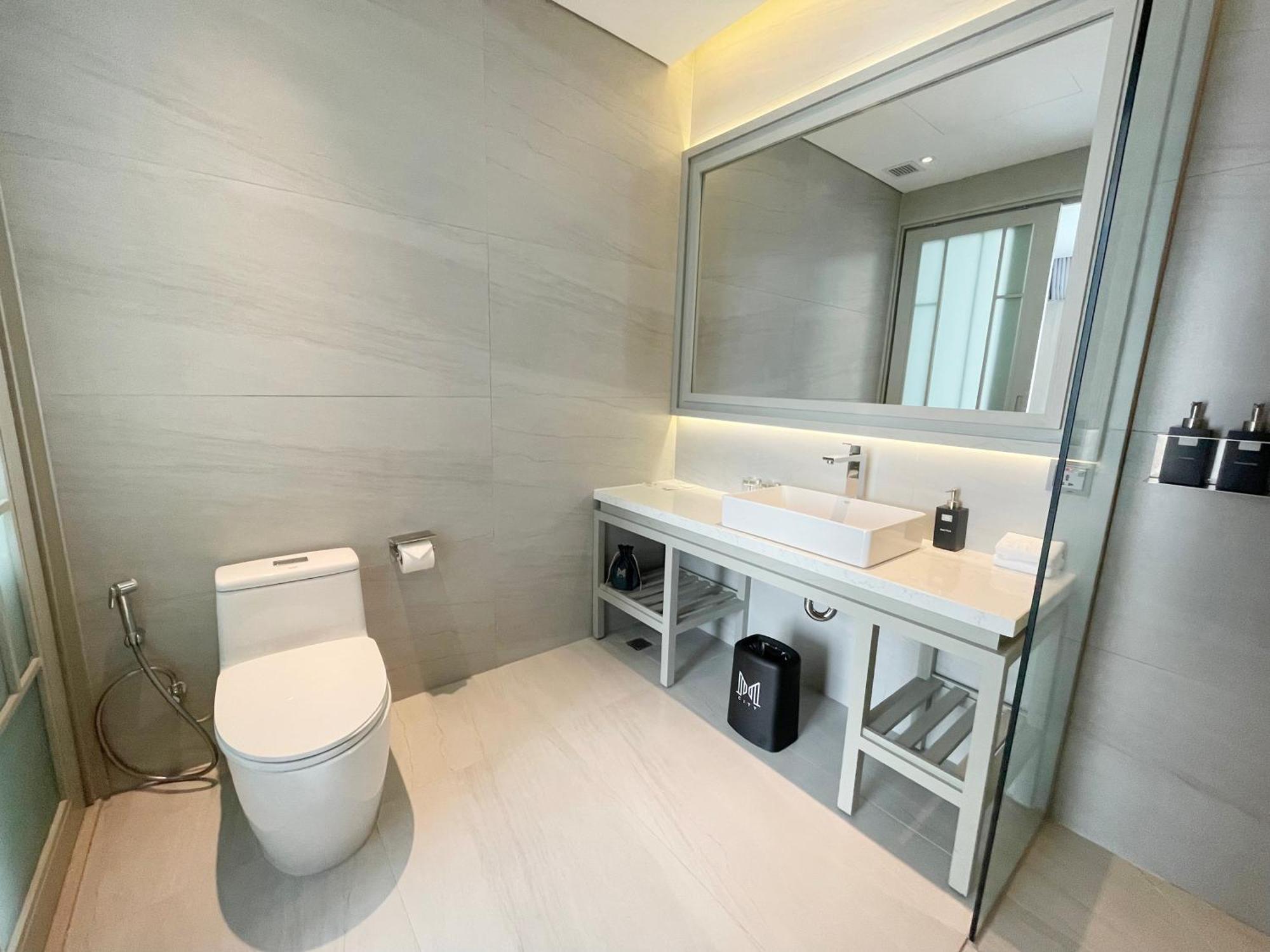 M City Hotel Saigon Хошимин Экстерьер фото